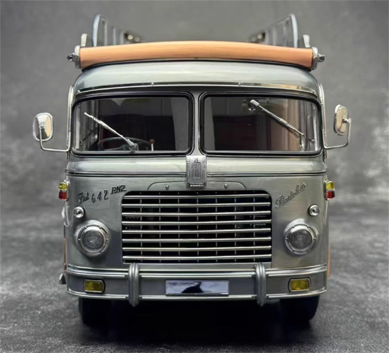 CMC Race Transporter Clear Finish Fiat 642 RN2 Bartoletti 1957 Limited Edition 500PCS ONLY 1:18 Truck Pre-built Model view9