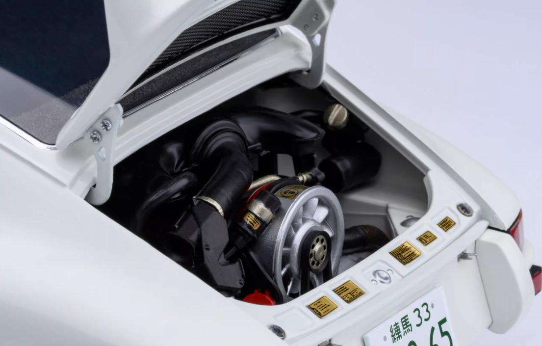 AUTOART Porsche 911 CARRERA 2.7 RS White 1:18 Car Pre-built Model view3