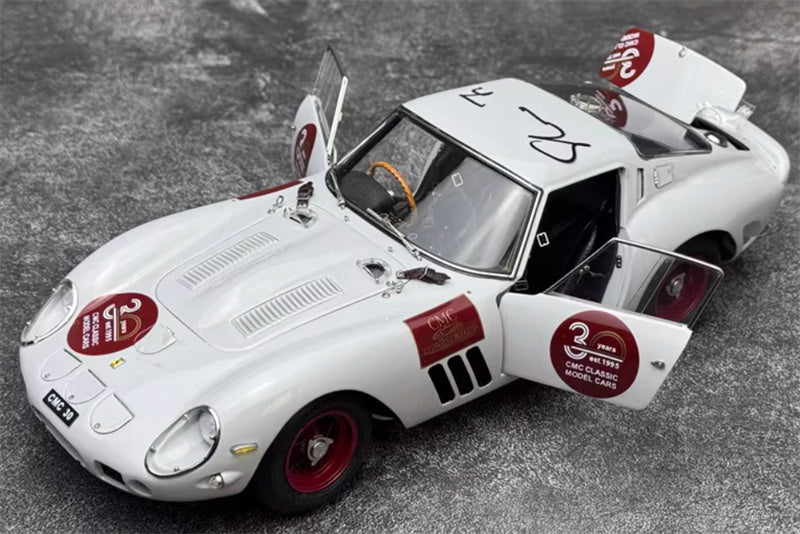 CMC Ferrari 250 GTO 30th Anniversary Edition white Limited Edition 1500PCS ONLY 1:18 Car Pre-built Model view8