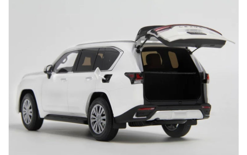 1:18 Lexus LX600 White LCD MODELS DIECAST Truck Model
