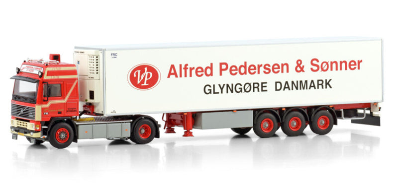 WSI VOLVO F12 GLOBETROTTER 4X2 REEFER TRAILER - 3 AXLE Alfred Pedersen & Sonner 1:50 Truck Pre-built Model
