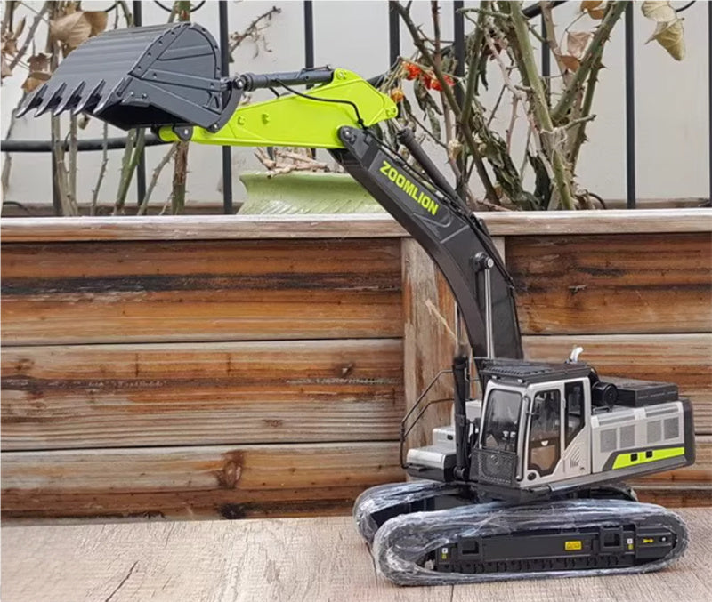 ZOOMLION ZE550G Large Excavator 1:35 Truck Pre-built Model