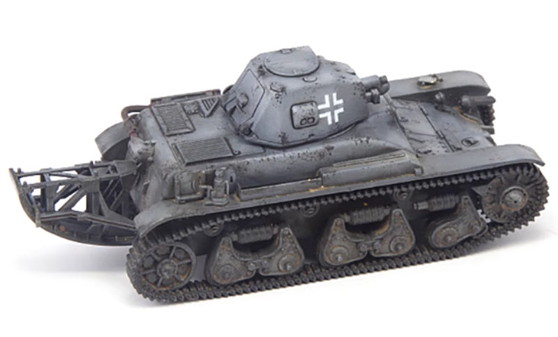 S-MODEL WWII German 35R731 (f) 35R731 tank 1:72 Tank Pre-built Model