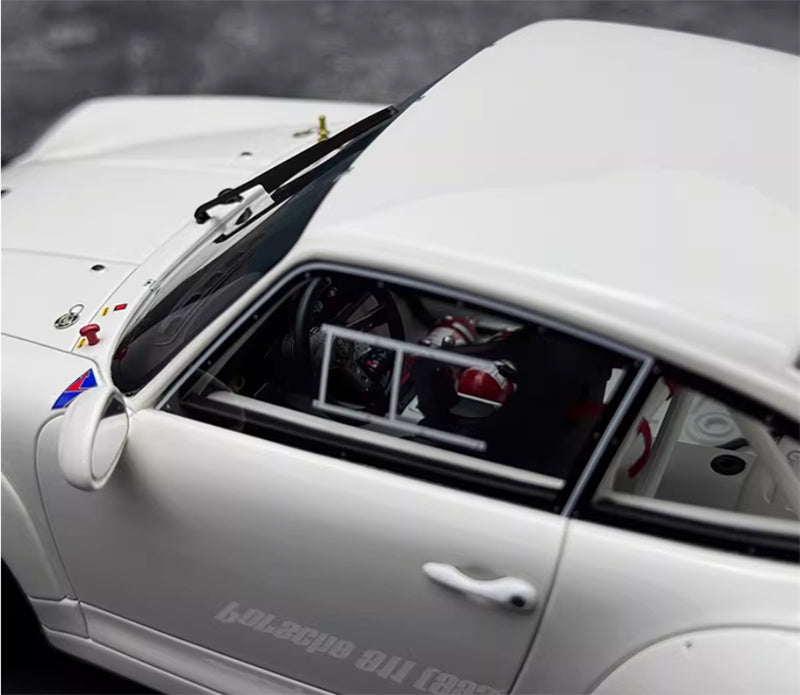 1:18 PORSCHE 911 (993) GT2 EVO COUPE 1995 White  GT SPIRIT Limited Edition Resin Car Model