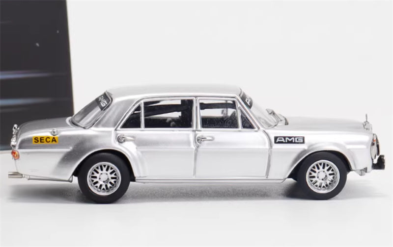 Liberty 64 Mercedes Benz 300SEL AMG W109 Silver Silver Wheel 1:64 Car Pre-built Airliner Model Display view3