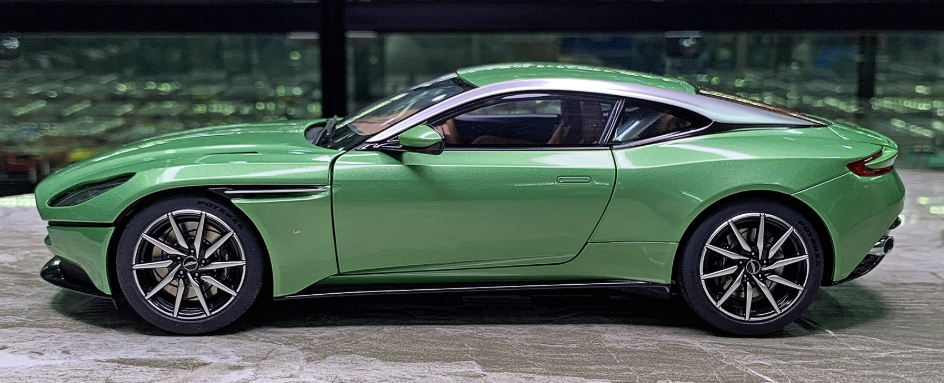 AUTOART Aston Martin DB11 Green 1:18 Car Pre-built Model view5