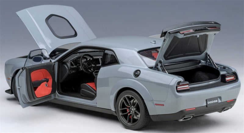 AUTOART Dodge Challenger R/T Scat Pack Widebody 2022 gray 1:18 Car Pre-built Model view7