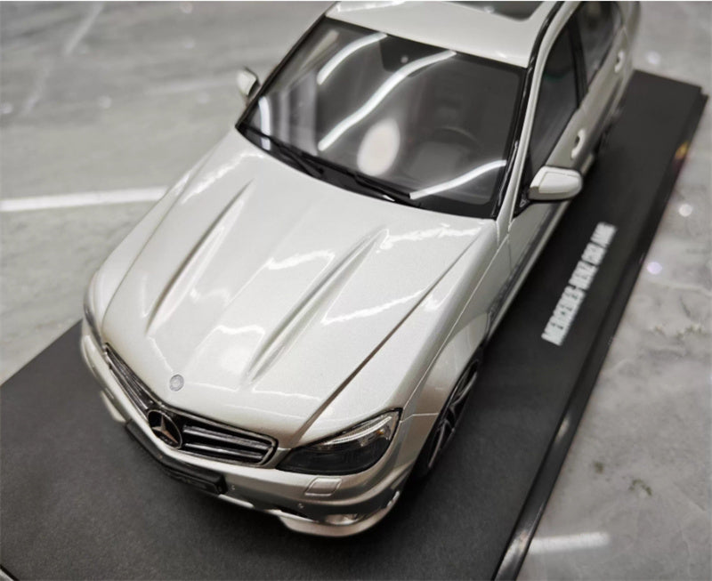 GT SPIRIT Mercedes Benz C63 AMG silver Limited Edition 1:18 Car Pre-built Model view11