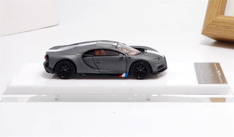ScaleMini Bugatti Chiron Supercar Grey - white stripes Limited Edition 1:64 Car Pre-built Model view3