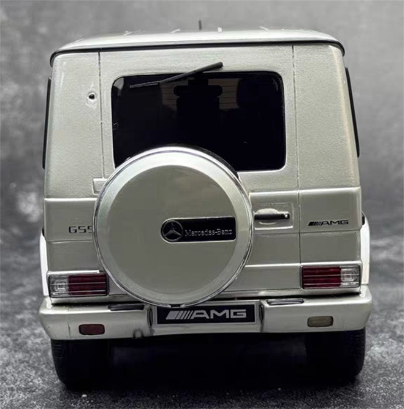 OTTO Mercedes Benz G55 AMG 2003 silver Limited Edition 1:18 Car Pre-built Model view9