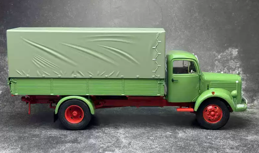 1:18 Mercedes-Benz L3500  Green  Schuco  DIECAST car Model