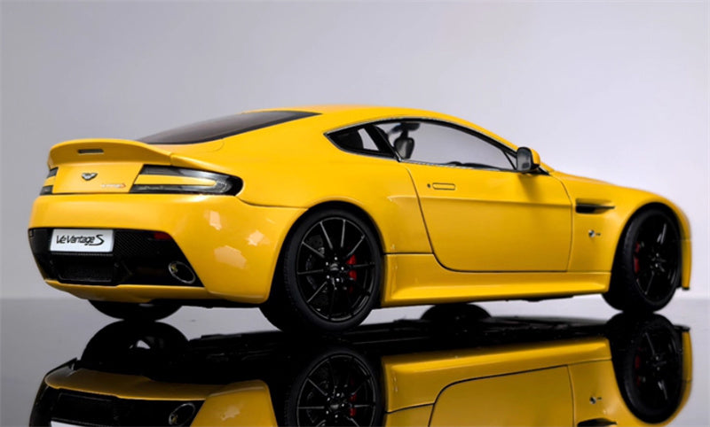 AUTOART Aston Martin V12 Vantage S 2015 yellow 1:18 Car Pre-built Model view7