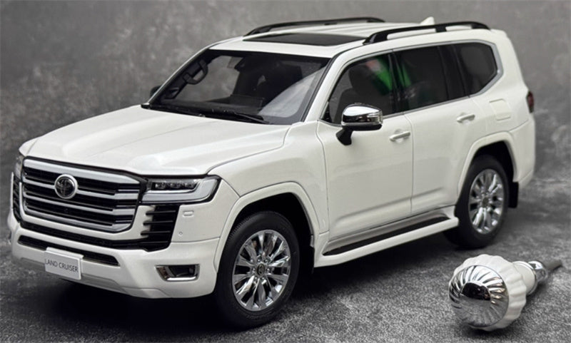 LCD-MODELS Toyota Land Cruiser LC300 ZX SUV white 1:18 Car Pre-built Model view1