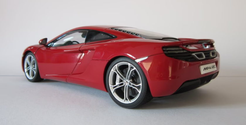 AUTOART McLaren MP4-12C Red 1:18 Car Pre-built Model view3