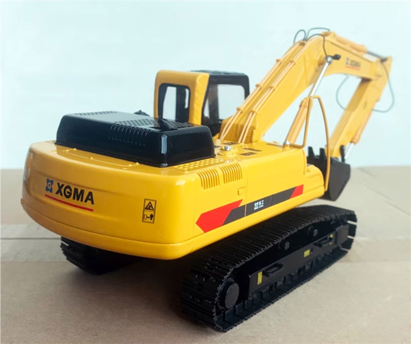 XGMA XG836 New Excavator 1:35 Truck Pre-built Model