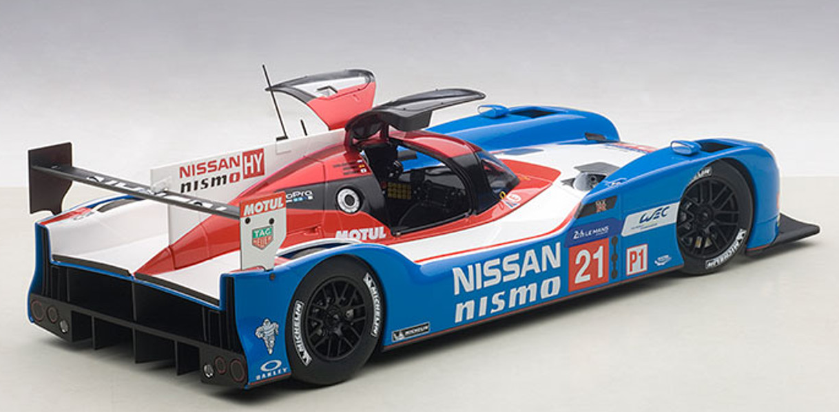 AUTOART Nissan GT-R NISMO LM 2015 #21 Le Mans 1:18 Car Pre-built Model view4