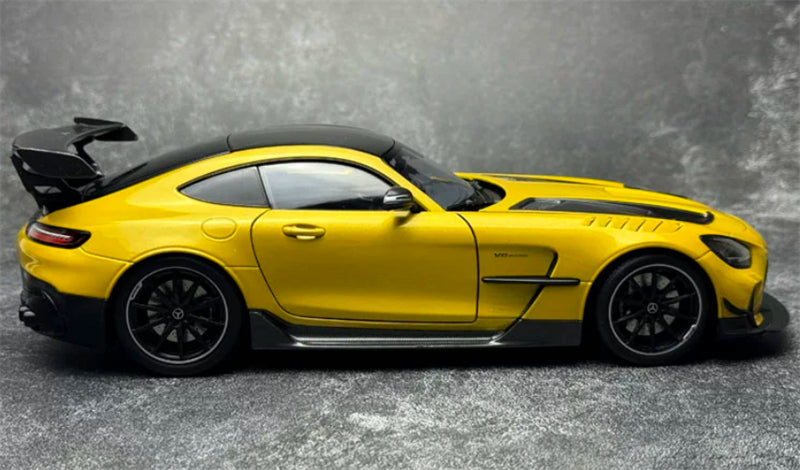 1:18 Mercedes-Benz AMG GT BLACK SERIES  yellow MINICHAMPS  DIECAST Model