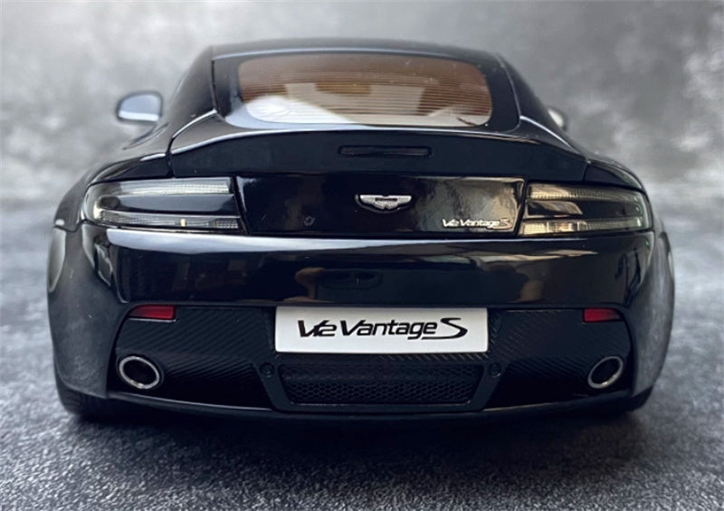 AUTOART Aston Martin V12 Vantage S 2015 black 1:18 Car Pre-built Model view9
