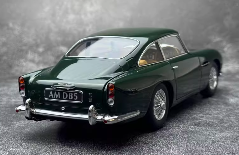AUTOART Aston Martin DB5 Green 1:18 Car Pre-built Model view9
