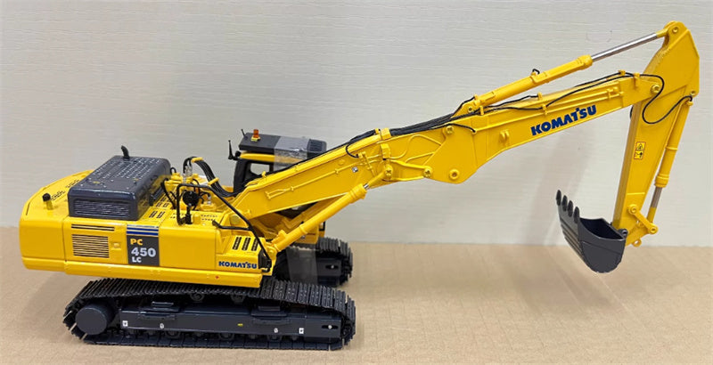 Universal Hobbies KOMATSU PC450LC-7 Long arm Excavator Yellow 1:50 Truck Pre-built Model