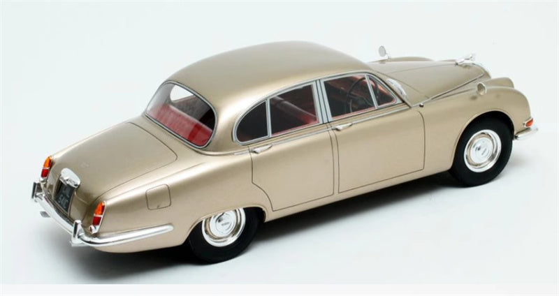 CULT Jaguar S-Type 1965 gold 1:18 Car Pre-built Model