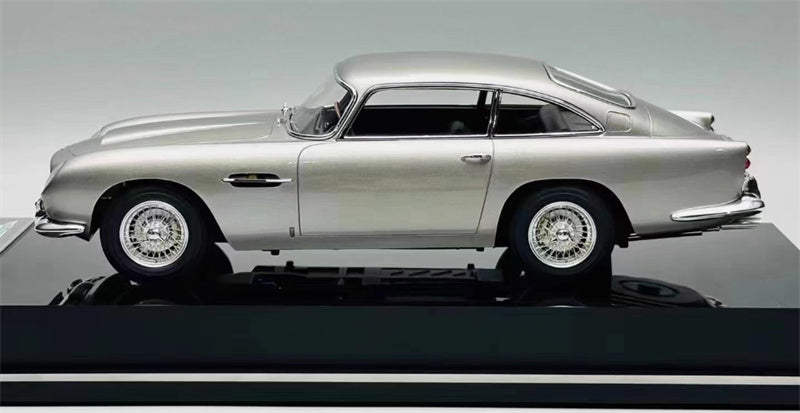 1:18 Aston Martin DB5 silver Amalgam Resin Car Model view5
