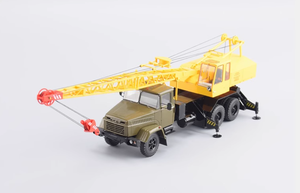 StartScaleModels Russian Mechanized Loading and Unloading Engineering Vehicle Model Electric Crane KS-4561 1:43 Truck Pre-built Model