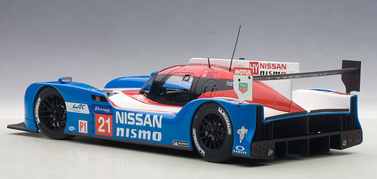 AUTOART Nissan GT-R NISMO LM 2015 #21 Le Mans 1:18 Car Pre-built Model view3