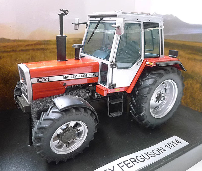 weise toys Massey Fersus 1014 tractor Red 1:32 Truck Pre-built Model