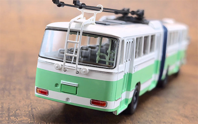 AUTO-GLIMPSE Shanghai Bus SK561 articulated trolley bus Pink green 1:64 Bus Pre-built Model view10