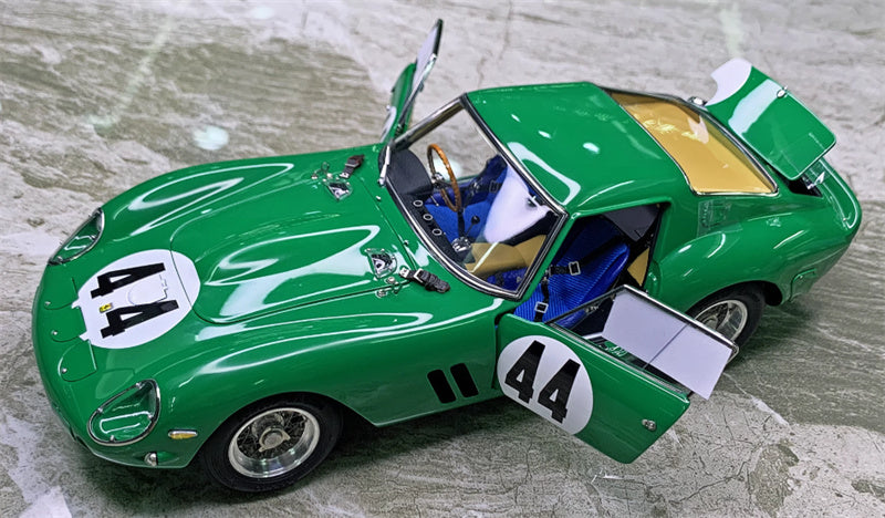 CMC Ferrari 250 GTO Silverstone 1963 David #44 Right hand drive Green Limited Edition 2000PCS ONLY 1:18 Car Pre-built Model view7