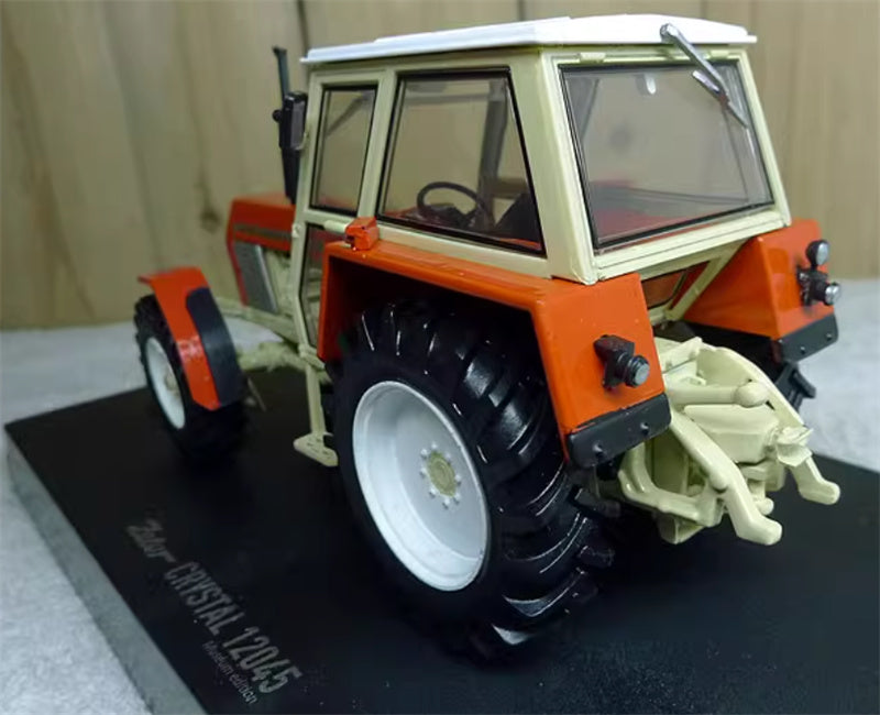Universal Hobbies Zetor Crystal 12045 agricultural tractor Museum Edition Orange red 1:32 Truck Pre-built Model
