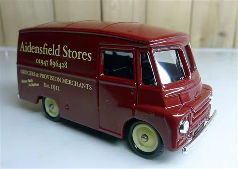 CORGI Aidensfield Stores Limited Edition Morris LD Van wine red 1:76 Truck Pre-built Model