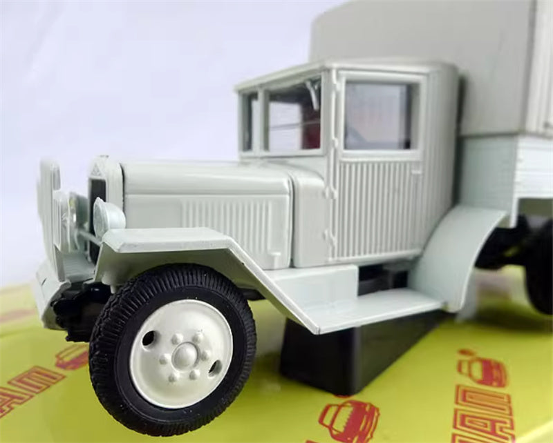 HAW 3NC-42M 5Bmer Soviet Union Russian military truck Off white 1:43 Tank Pre-built Model