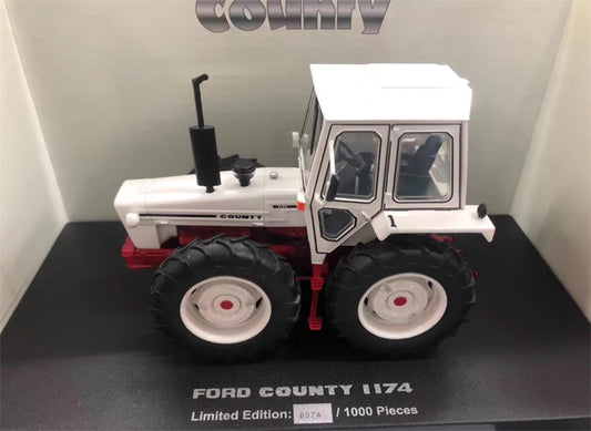 Universal Hobbies FORD COUNTY 1174 tractor Red/white Limited Edition 1000PCS ONLY 1:32 Truck Pre-built Model