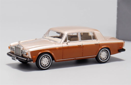 GFCC 1979 Rolls Royce Silver Shadow II Luxury Classic Car Gold Limited Edition 499PCS ONLY 1:64 car Pre-built Model view1