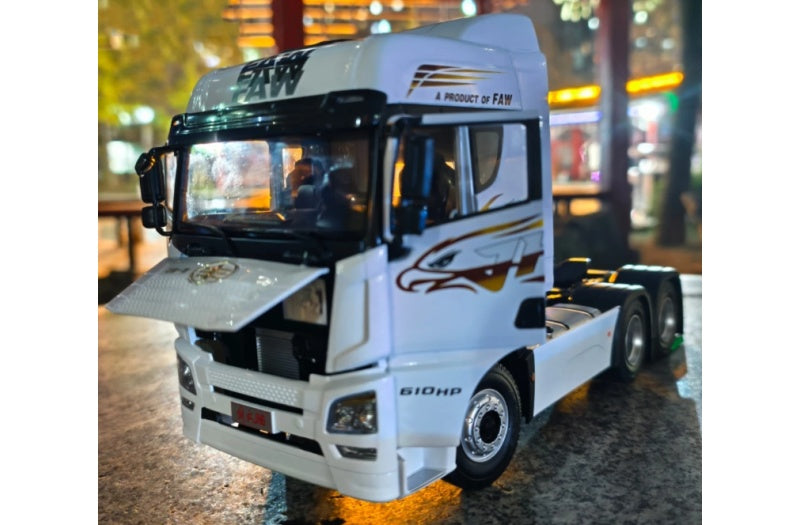 FAW Jiefang JH6 tractor White Overseas Edition 1:24 Truck Pre-built Airliner Model Display view3