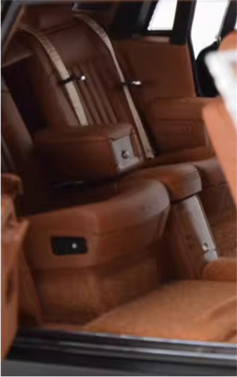 KYOSHO Rolls Royce Phantom Extended Edition Black Gold waistline Gold emblem Brown interior 1:18 Car Pre-built Model view8
