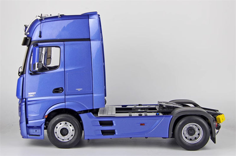 NZG Mercedes Benz ACTROS FH25 GIGASPACE 4X2 Truck Lorry Tractor blue 1:18 DIECAST Truck Lorry