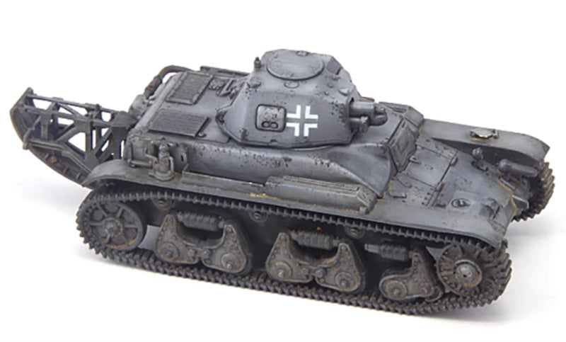S-MODEL WWII German 35R731 (f) 35R731 tank 1:72 Tank Pre-built Model