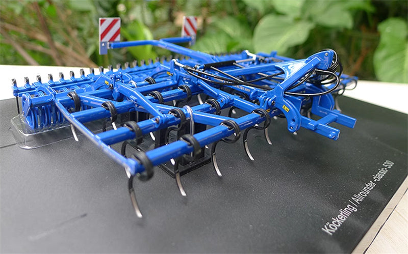 Universal Hobbies Germany Kockerling Allrounder Classic 530 Agricultural tractor tool Blue 1:32 ACCESSORIES Pre-built Model
