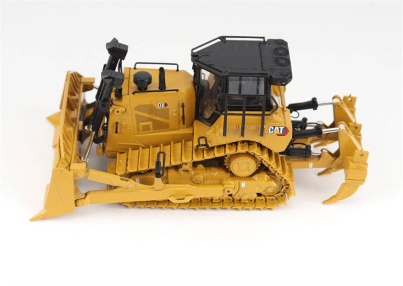 CATERPILLAR D8 Dozer Bulldozer 1:50 Truck Pre-built Model