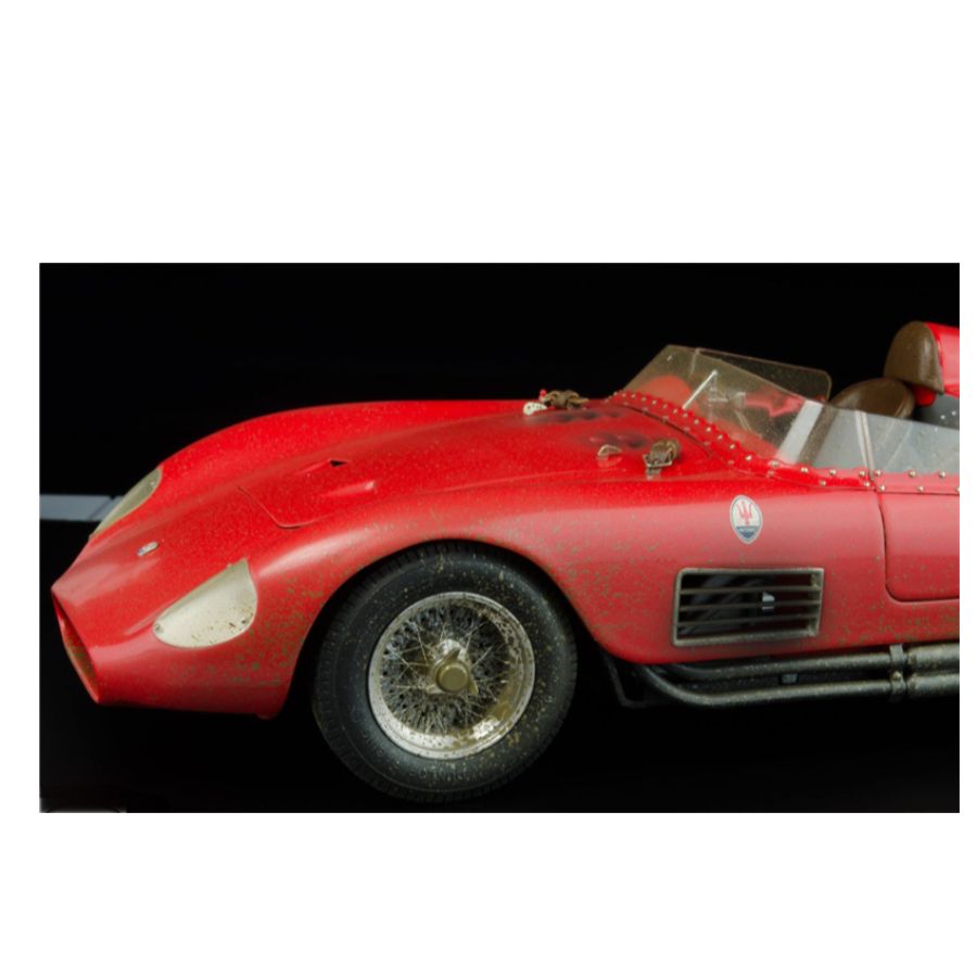 CMC Maserati 300S 1956 Dirty Hero Kits with Figure & engine Limited Edition 1:18 DIECAST Car