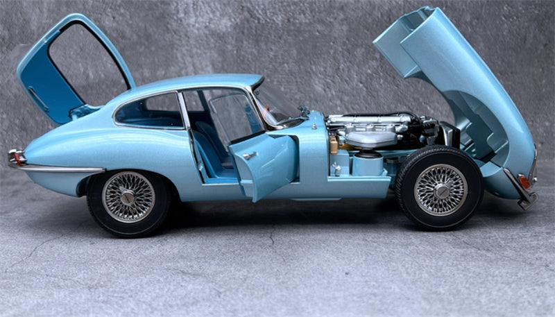 Kyosho Jaguar E-type Coupe silver blue Blue interior 1:18 Car Pre-built Model view6