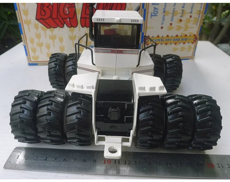 1:32 Big Bud  440 12W ERTL  White DIECAST Model