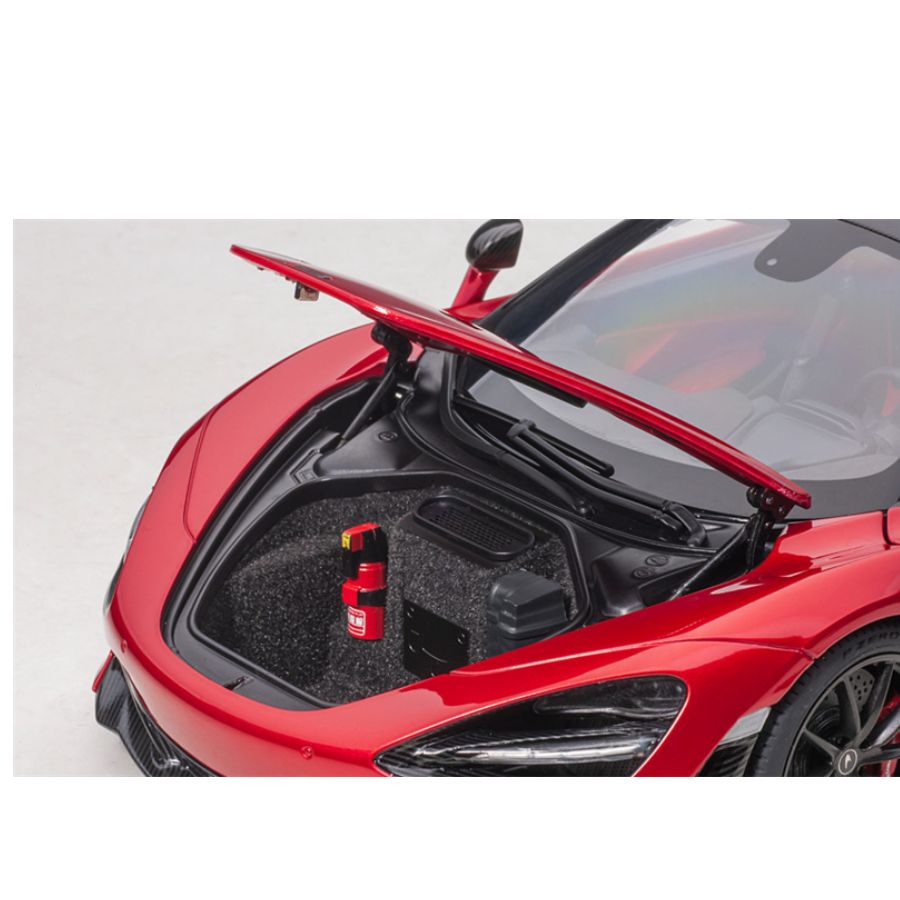 AUTOART McLaren 720S Red 1:18 DIECAST Truck Lorry