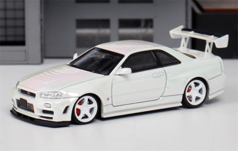 Fuji Nissan Skyline GT-R R34 Nismo Z-Tune White Pearl (White Wheel) High Wing Limited Edition 699PCS ONLY 1:64 Car Pre-built Model view1