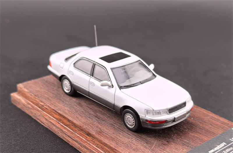 Fine works 64 Lexus LS400 White w/ gray skirt edge Ordinary wheels Limited Edition 500PCS ONLY 1:64 Car Pre-built Model view5