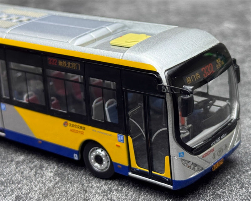 Beijing Public Transport Young Man JNP6181GVC 332 Road Articulated bus 1:64 Bus Pre-built Model view7