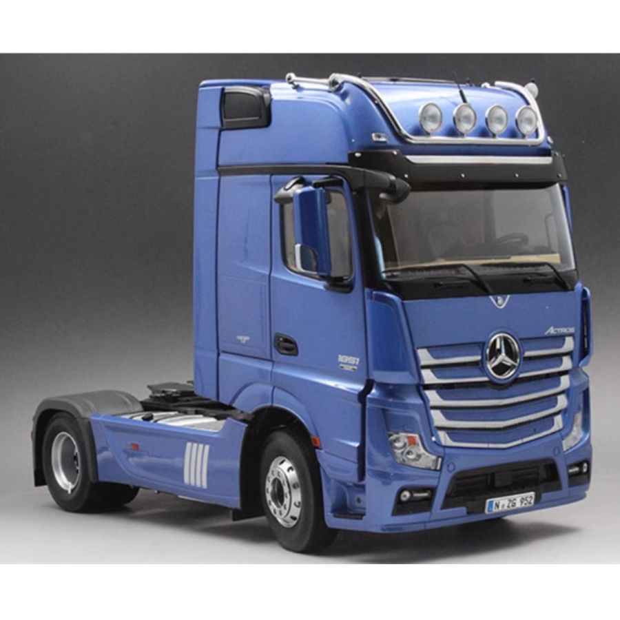 NZG Mercedes Benz ACTROS FH25 GIGASPACE 4X2 Truck Lorry Tractor blue 1:18 DIECAST Truck Lorry